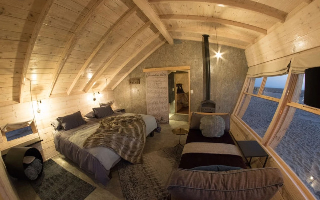 Shipwreck Lodge