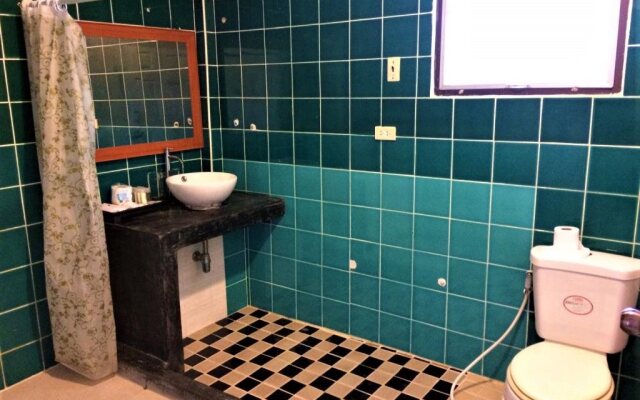 Phalaburi Resort by dreamhouse