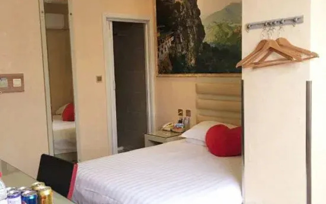 Rest Motel (Pingyang Kunyang Renmin Road Store)
