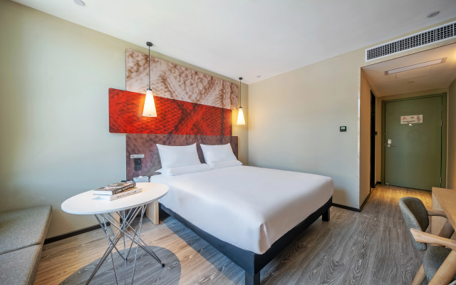 Ibis Hotel (Jinchang Guofang Plaza)