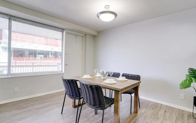 Modern Apartment At Crystal City