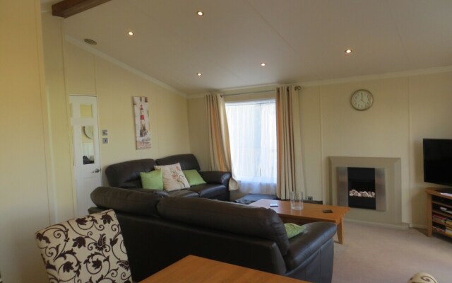 Jolie, Lodge on Manor Park