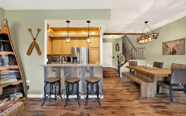 Woodland Retreat #2548