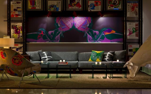 Kimpton Surfcomber Hotel by IHG