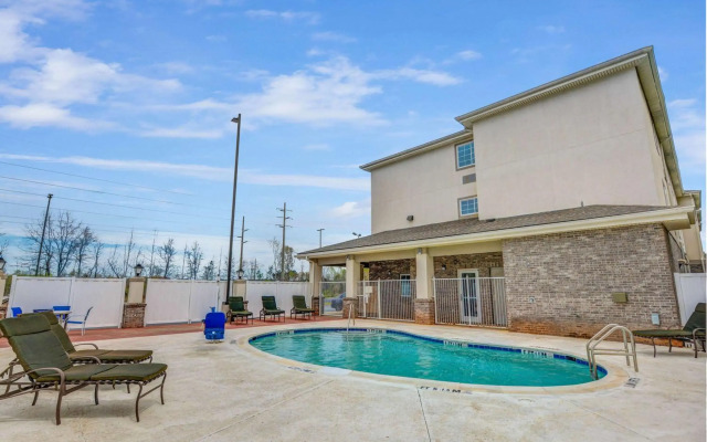 Studio 6 Opelika/Auburn