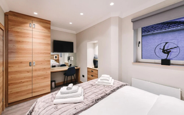 The Barclay Apartment