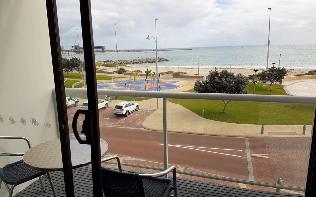 Ocean Centre Hotel