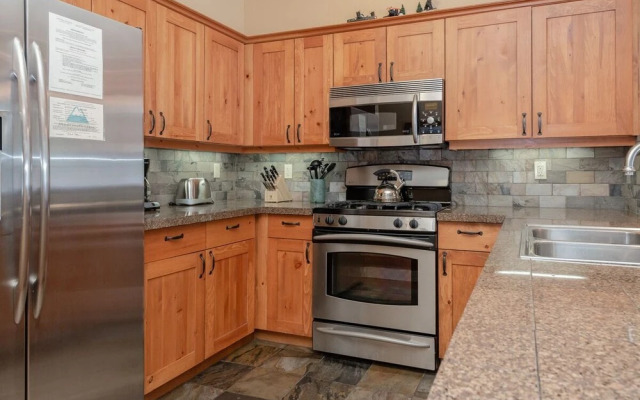 Cabins at Mammoth Lakes