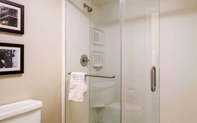 Comfort Inn & Suites At Copeland Tower