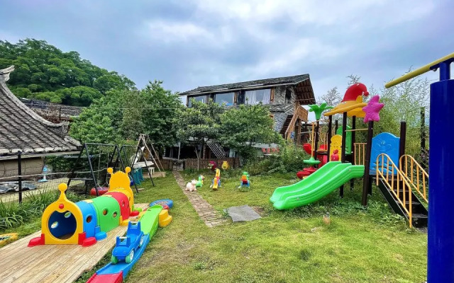 Huasao·1949 Designer Parent-Child Vacation Type Smart Homestay (Nanjing Yunshuiyao Waterwheel Store）