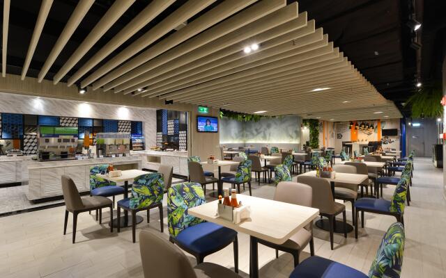 Holiday Inn Express Bangkok Sukhumvit 11 by IHG