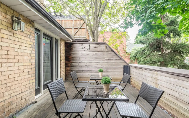 Beautiful Downtown House by Easyhosts