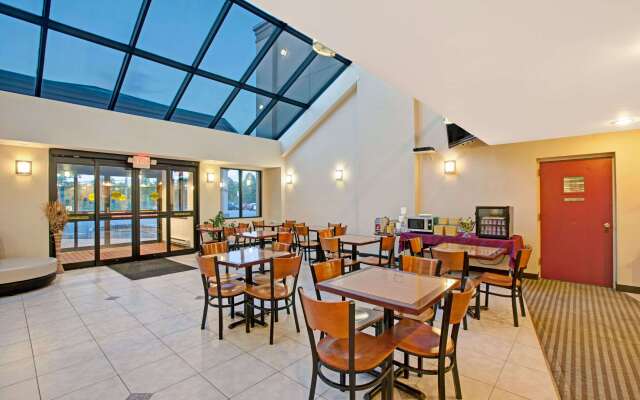 Days Inn by Wyndham Parsippany