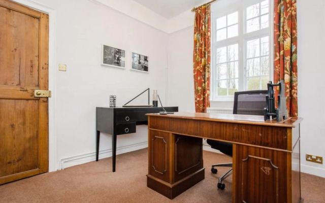 The Royal Retreat -elegant 7bdr With Garden