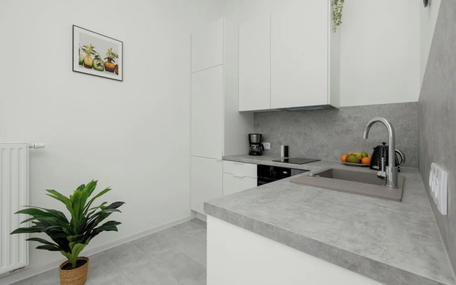 Beautiful Studio Apartments by Renters