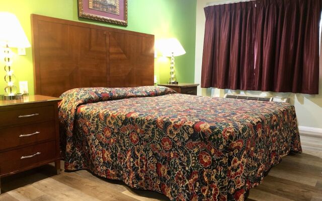 La Petite Rouge Motel