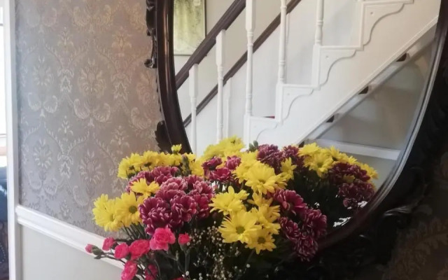 O'Sheas Ceol na hAbhann, Apartment