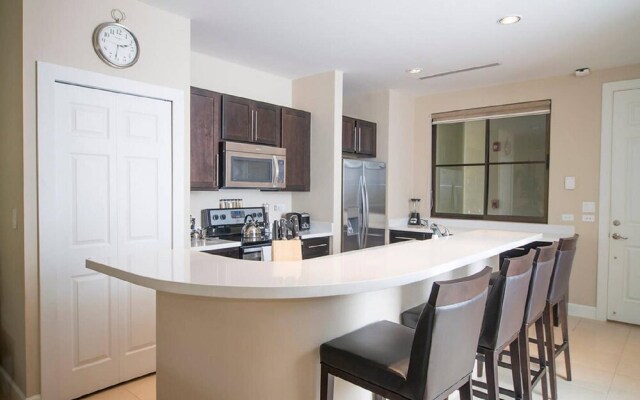 Beautiful 2 Bedroom Pacifico Condo by the Pool