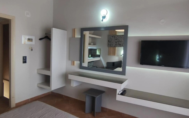 Olive Grove Hotel