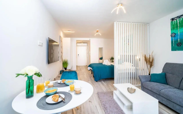 Downtown MaritA207