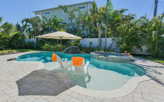 Palms By The Bay Apartment 3