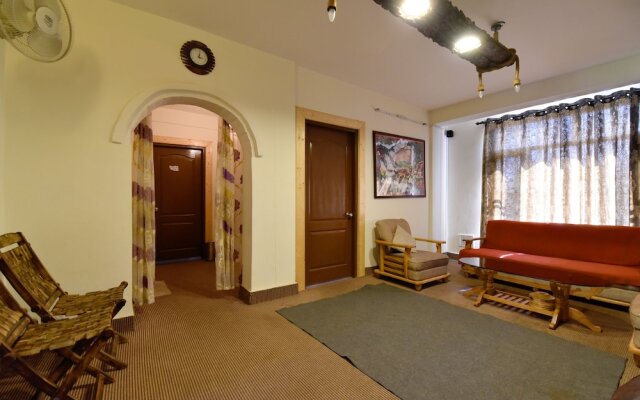 OYO 13337 Home Valley View 2BHK Naggar Road