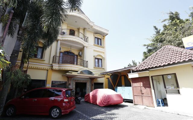 Reddoorz near Ambarukmo Plaza 3