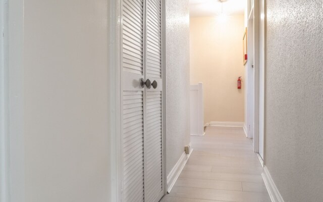 OLD Church Road - Deluxe Single Guest Room 4