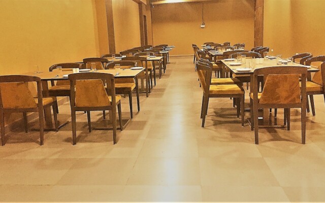 GenX Surat BY 1589 Hotels