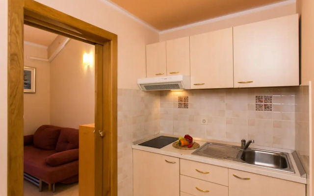 Apartments Moretić