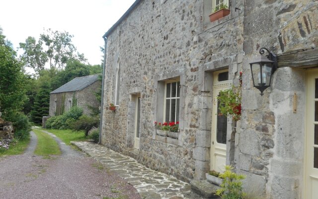 Prieure St Pierre de La Luthumiere