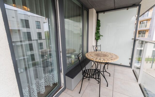 Golden Azzure by Grand Apartments