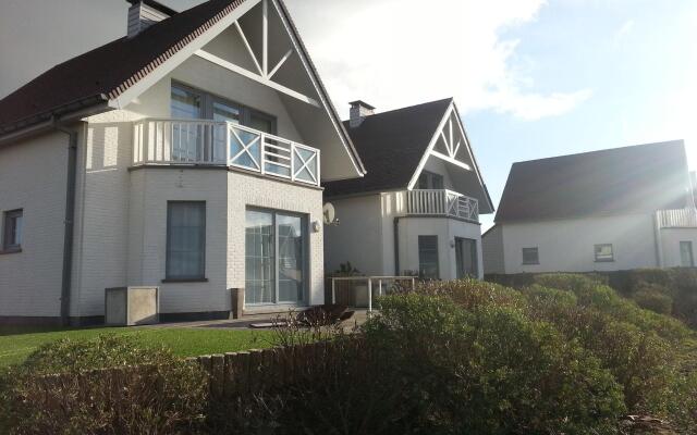 Luxury holiday home 800 m. from the beach of Équihen-Plage