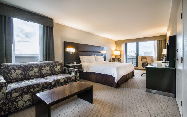 Holiday Inn Vancouver Centre by IHG - Image 6