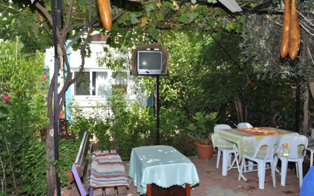 Keramos Hostel