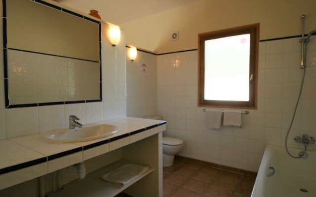 Luxurious Villa with Private Pool at Saignon France