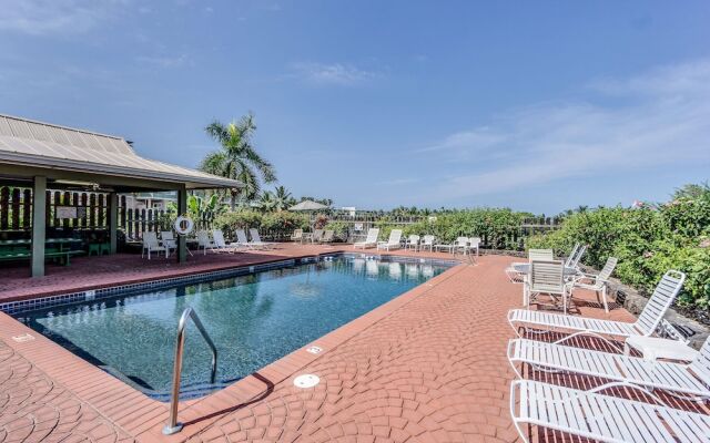 Kahaluu Bay Villas 4 Lanais w/ Ocean Views
