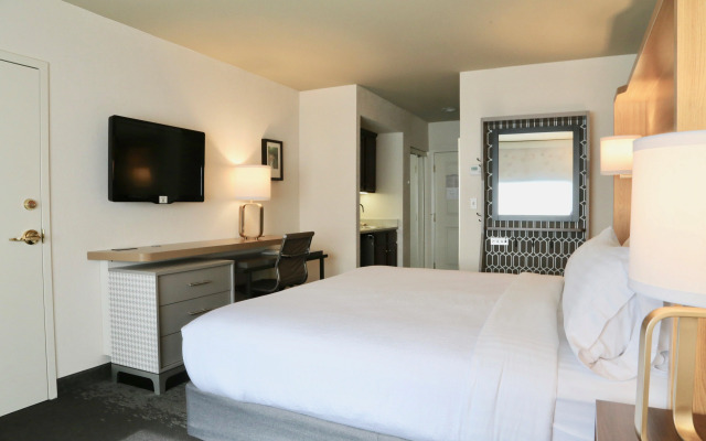 Holiday Inn Salem - I-93 at Exit 2 by IHG