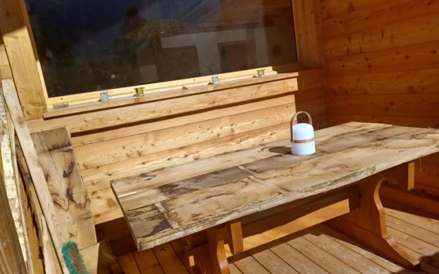 Semi Detached Chalet For 8 With Balcony & Garden