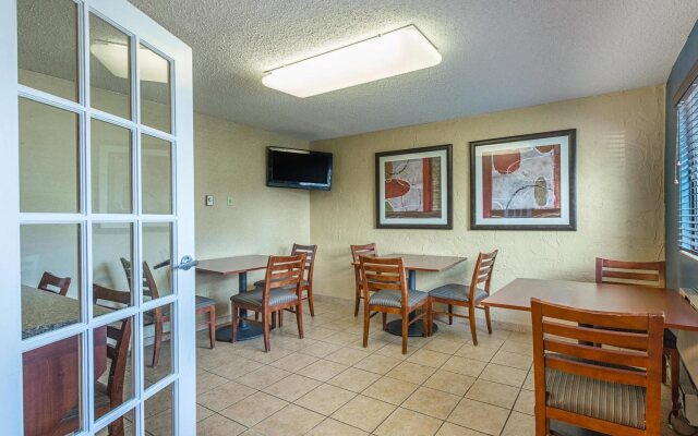 Rodeway Inn