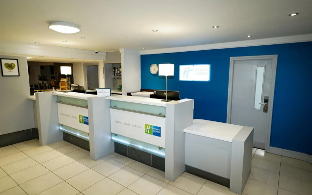 Hol Inn Express East