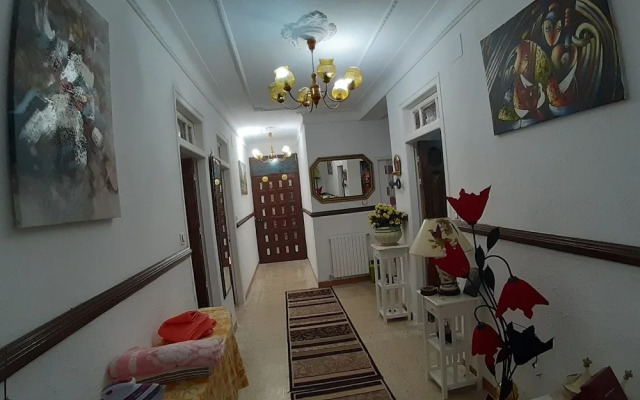 Goldenroom Elbiar