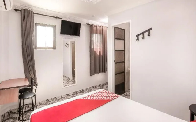 Oyo 122 Tiquatira Hotel