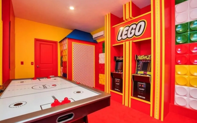 4350scene 6 Bedroom Villa