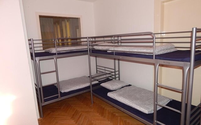 Hostel Delmedio