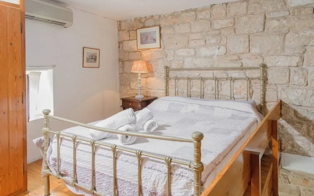 Aegina Town The Stone House