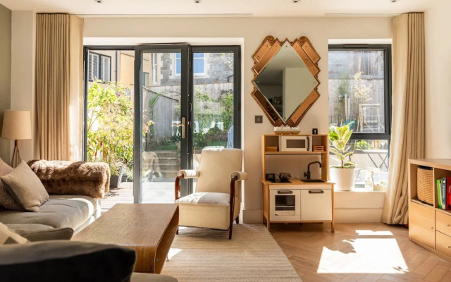 Stylish Family Home With Garden