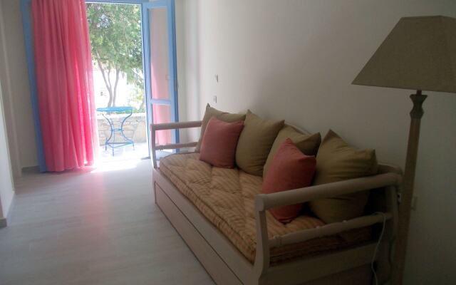 Alkyoni Beach Hotel