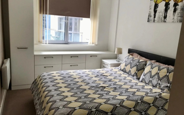 Your Stay Bristol Marsh House