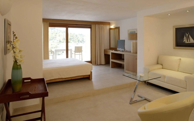 Cape Kanapitsa Hotel & Suites